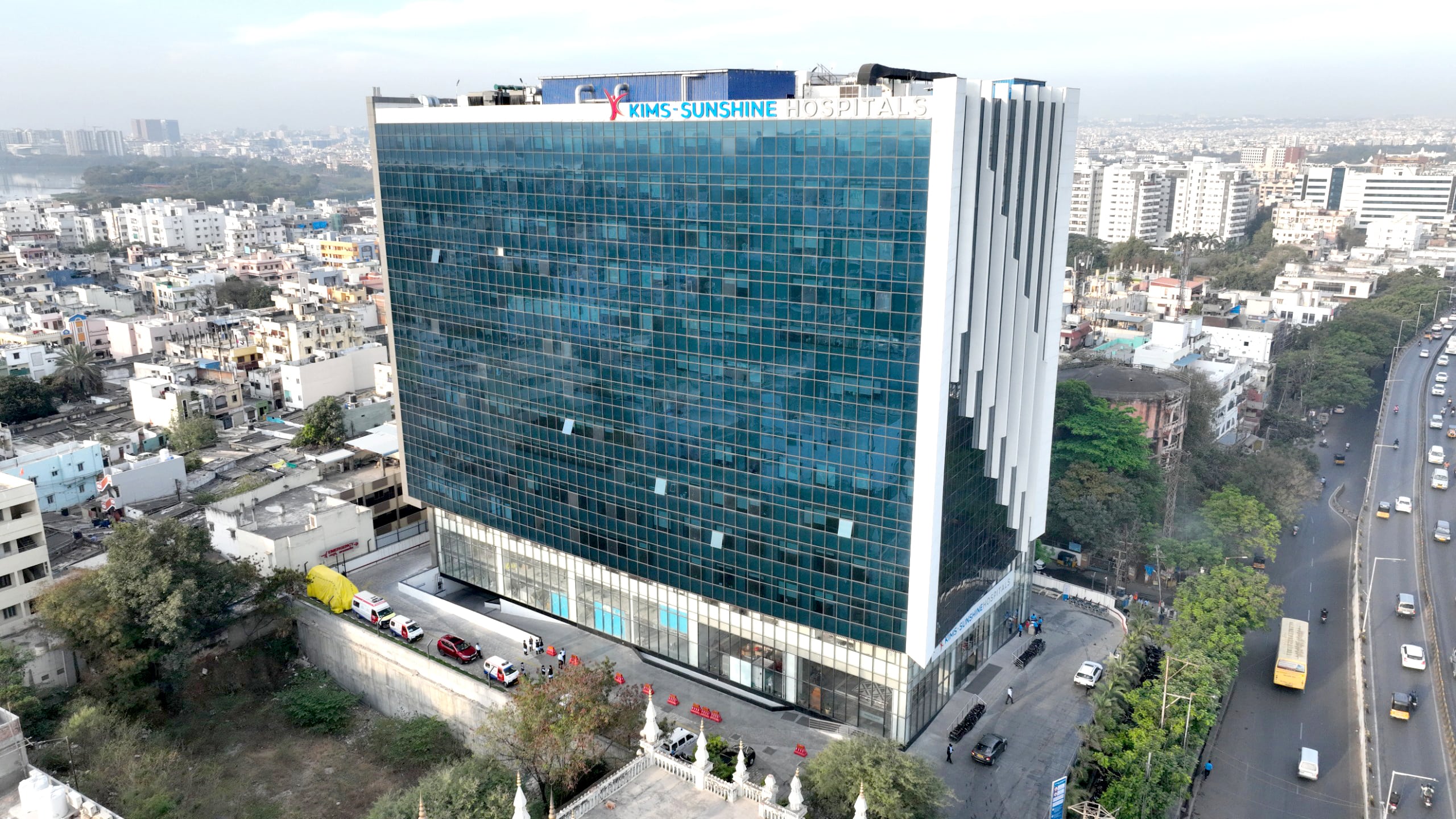 KIMS Sunshine Hospitals, Begumpet Building